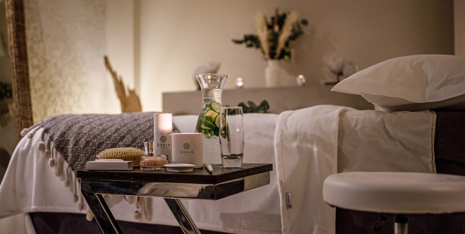 Couples treatment rooms, sauna, hot tub, steam room, body treatments