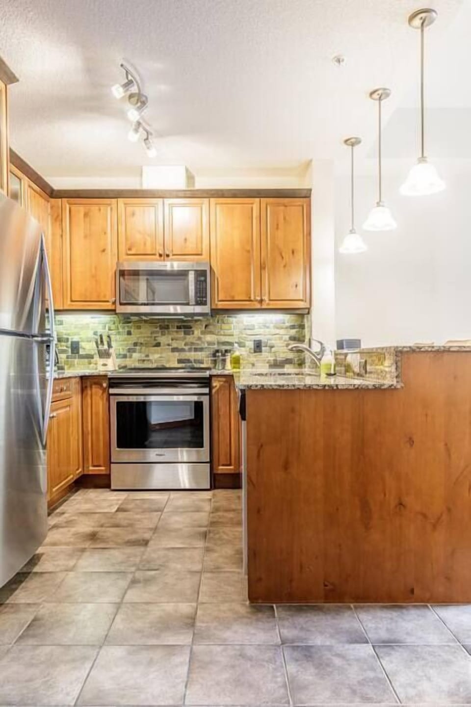 The elegant fully equipped kitchen has everything you need to cook up a storm, including fresh local Eclipse coffee, tea, sugar, cooking oils and condiments.