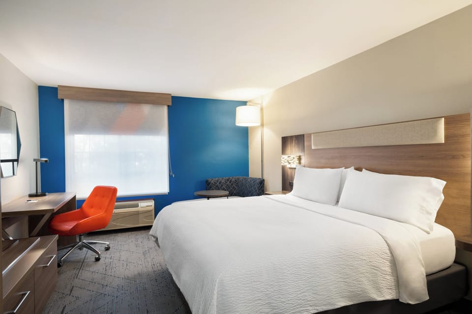 Desk, iron/ironing board, free cribs/infant beds, free WiFi