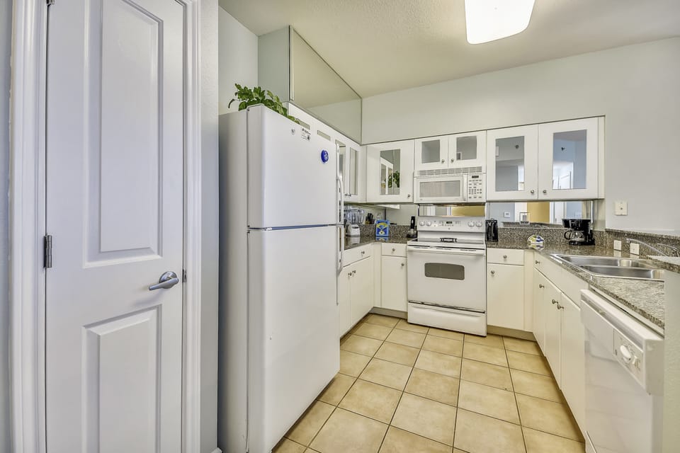 Full Size Kitchen