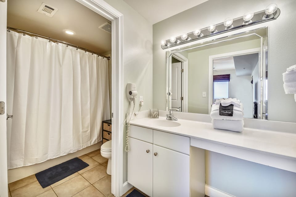 Master Bathroom with Tub/Shower Combo