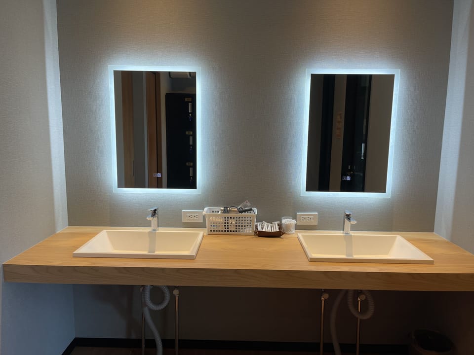 Slippers, bidet, towels