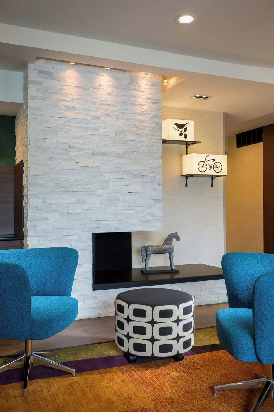 Executive Suite, 1 King Bed with Sofa bed | Lobby