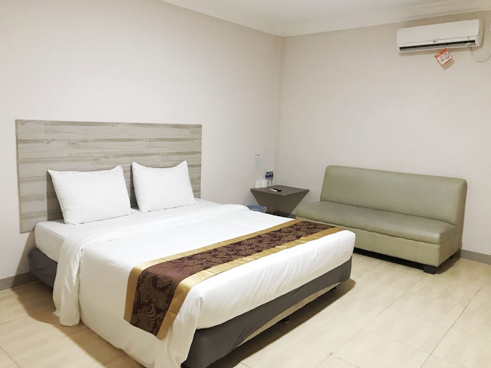 Deluxe Single Room | WiFi (free), bed sheets