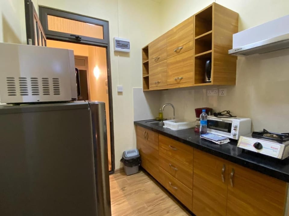 Fridge, microwave, stovetop, electric kettle