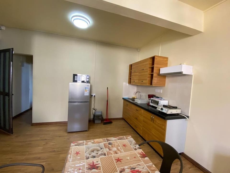 Fridge, microwave, stovetop, electric kettle