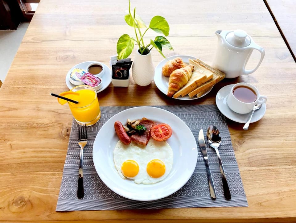 Daily full breakfast for a fee