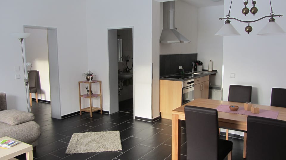 Apartment, Garden View (1) | Private kitchen | Fridge, oven, stovetop, coffee/tea maker