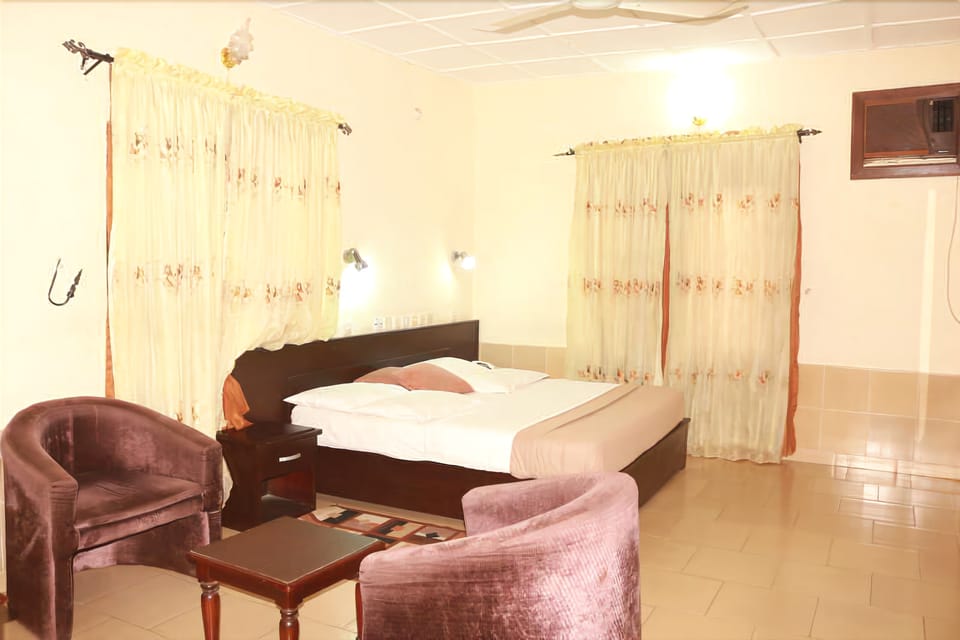 King Size Room | Free WiFi