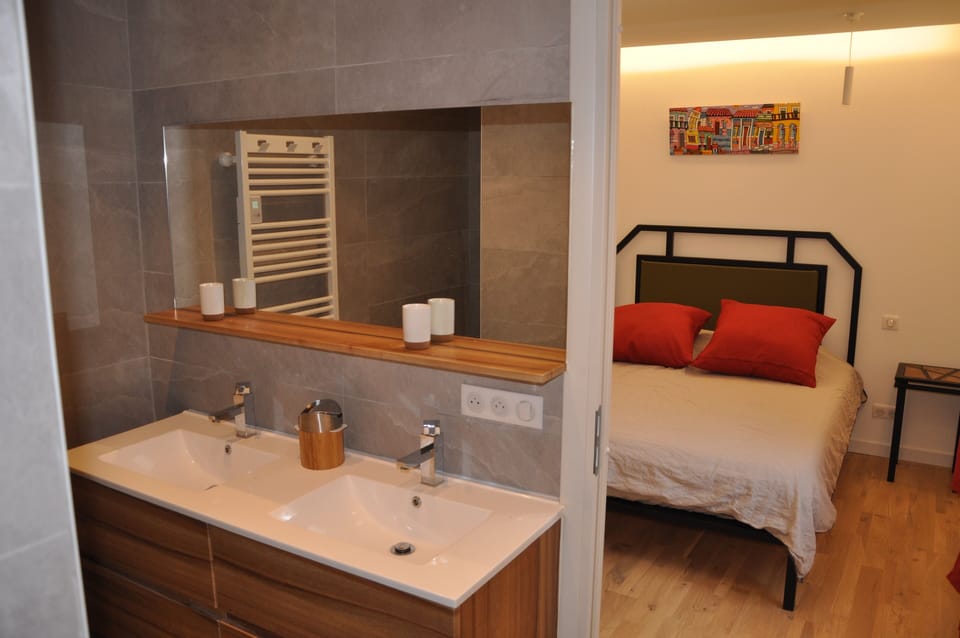 Chambres D'hôtes Sous L'olivier Bed and Breakfast in Montpellier