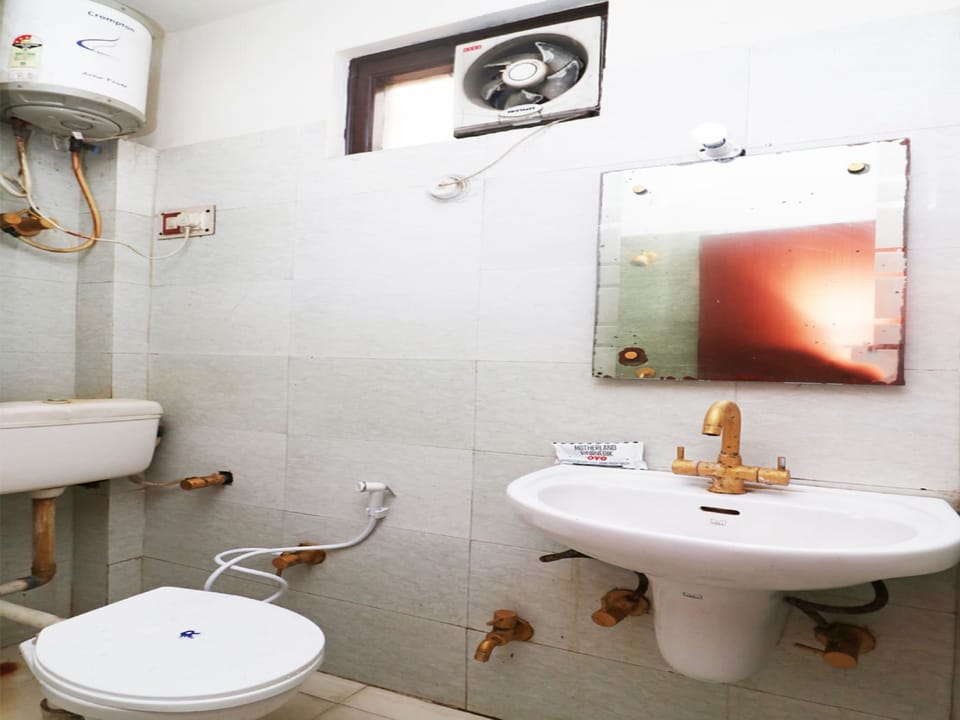 Double or Twin Room | Bathroom | Towels