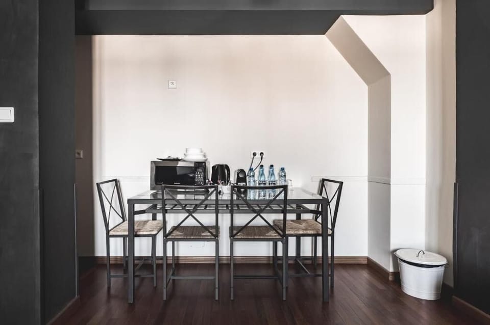 Apartment | Dining