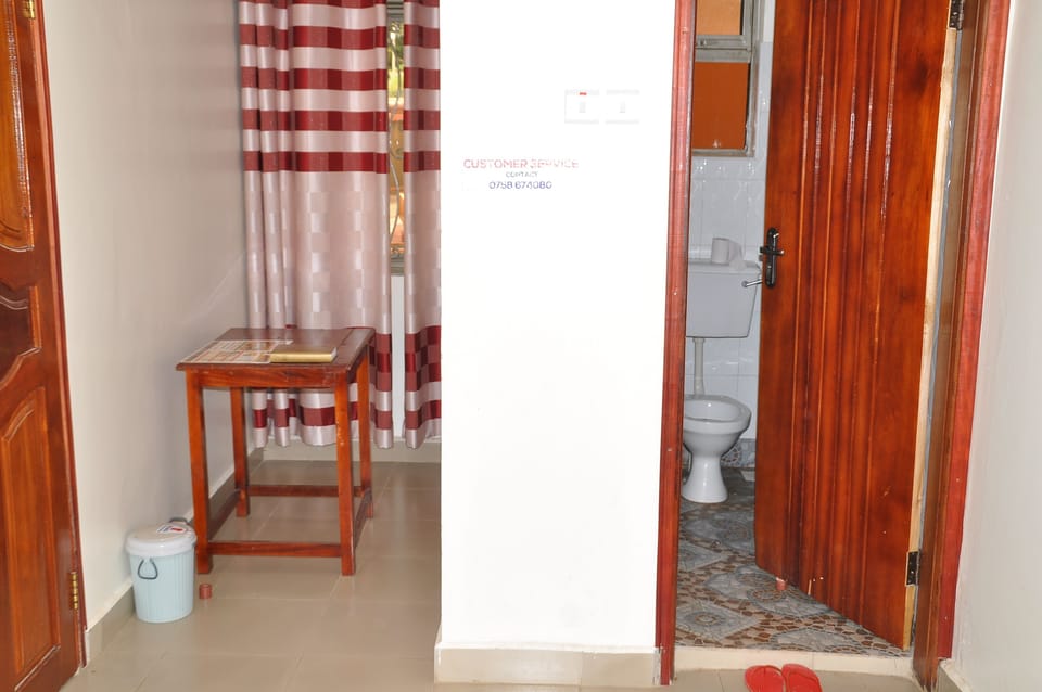 Single Room | Bathroom | Shower, towels