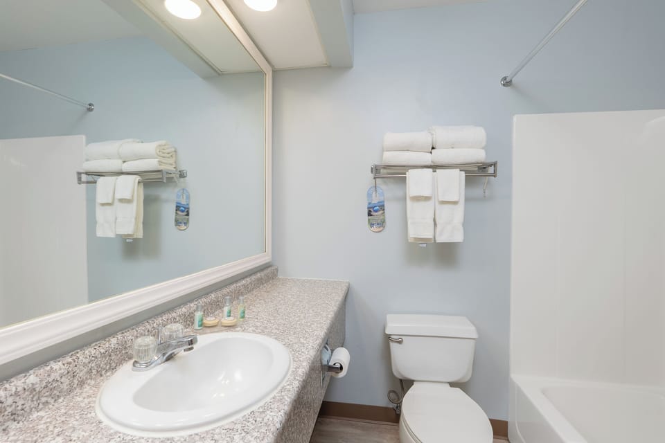 Fireside Inn & Suites - Belfast Hotel in Belfast