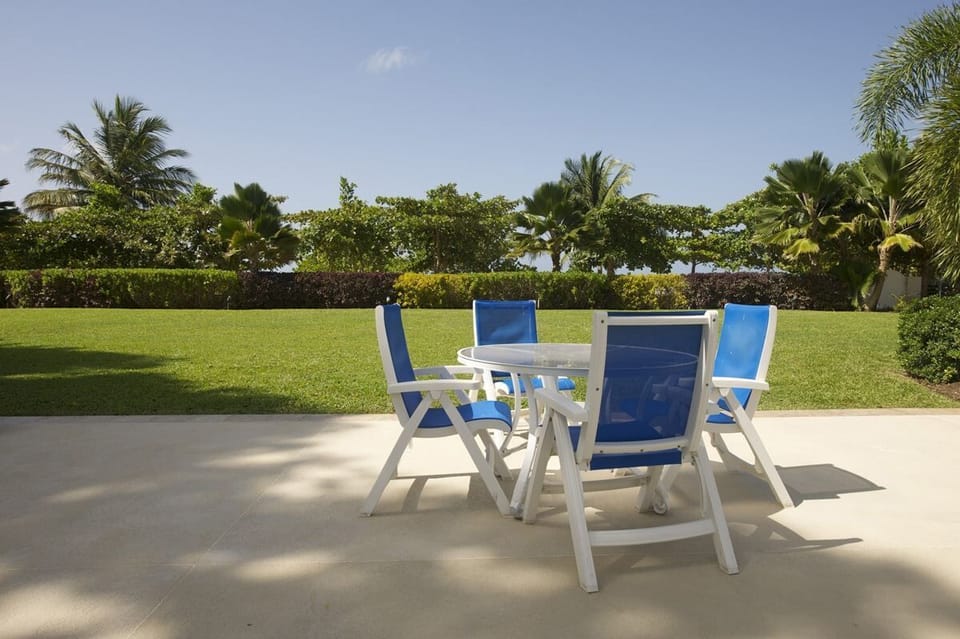 Tropical outdoor Living