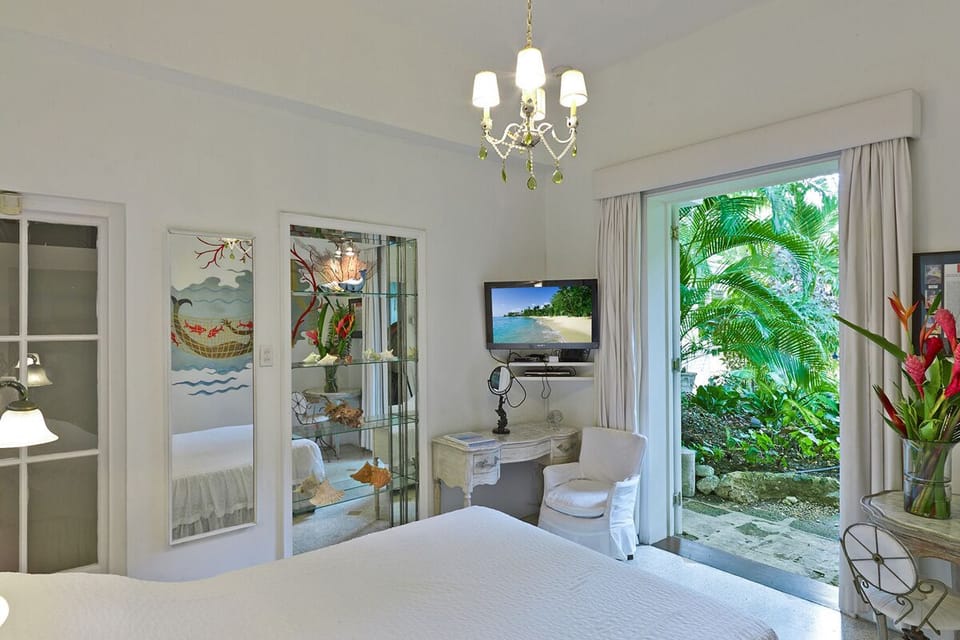 Bedroom with TV