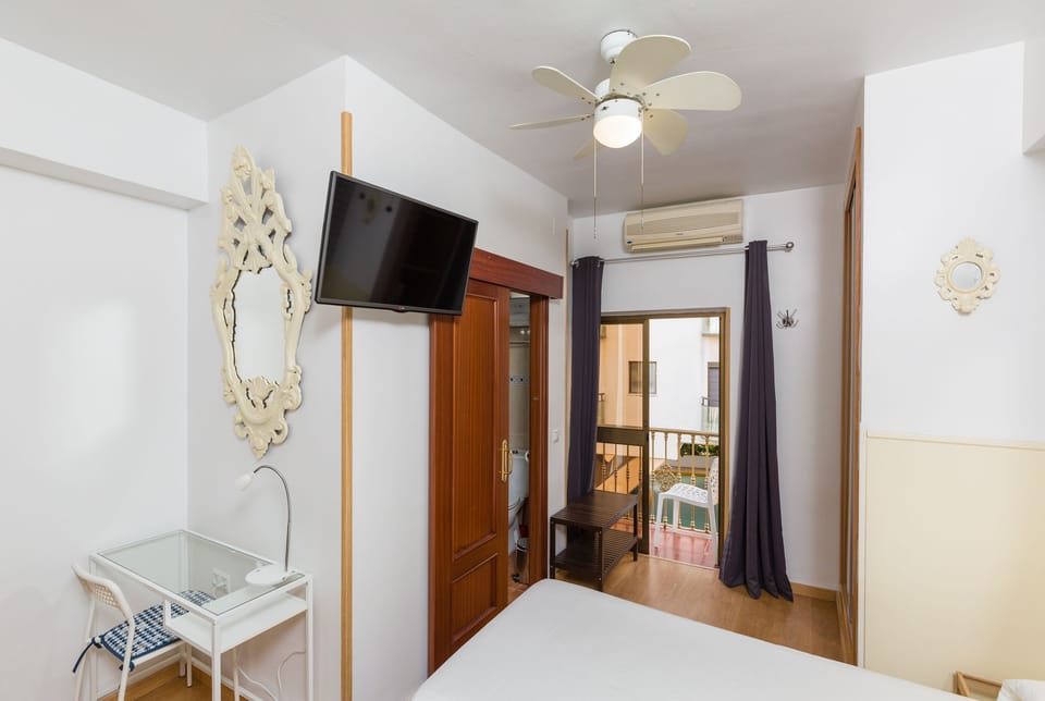 Double Room, Balcony | Minibar, in-room safe, desk, blackout drapes