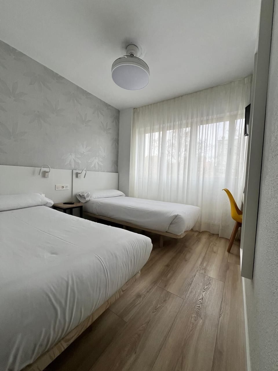 Double Room | Desk, laptop workspace, free WiFi, bed sheets