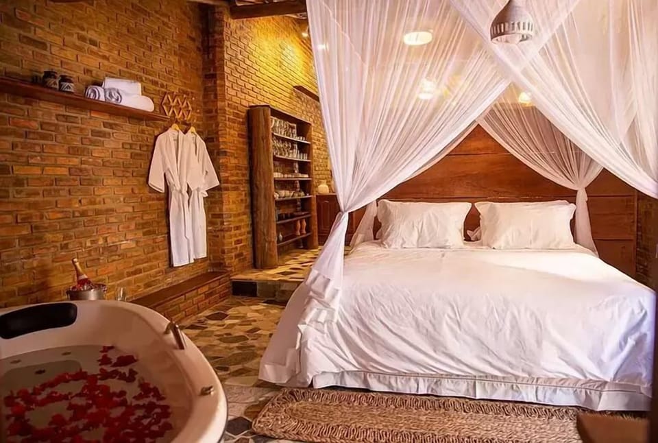 Casa Mangueira | In-room safe, individually decorated, desk, free WiFi