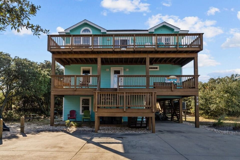 Front of the Family Fun House