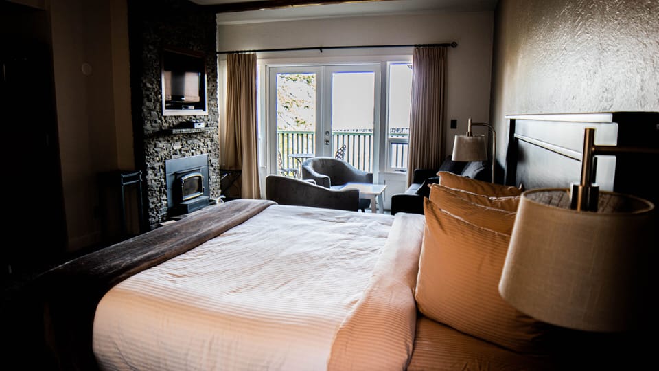 Premium bedding, down comforters, pillowtop beds, desk