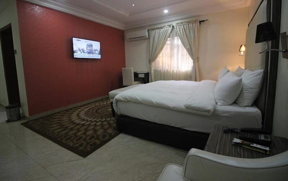 Executive Room | Laptop workspace, free WiFi, bed sheets