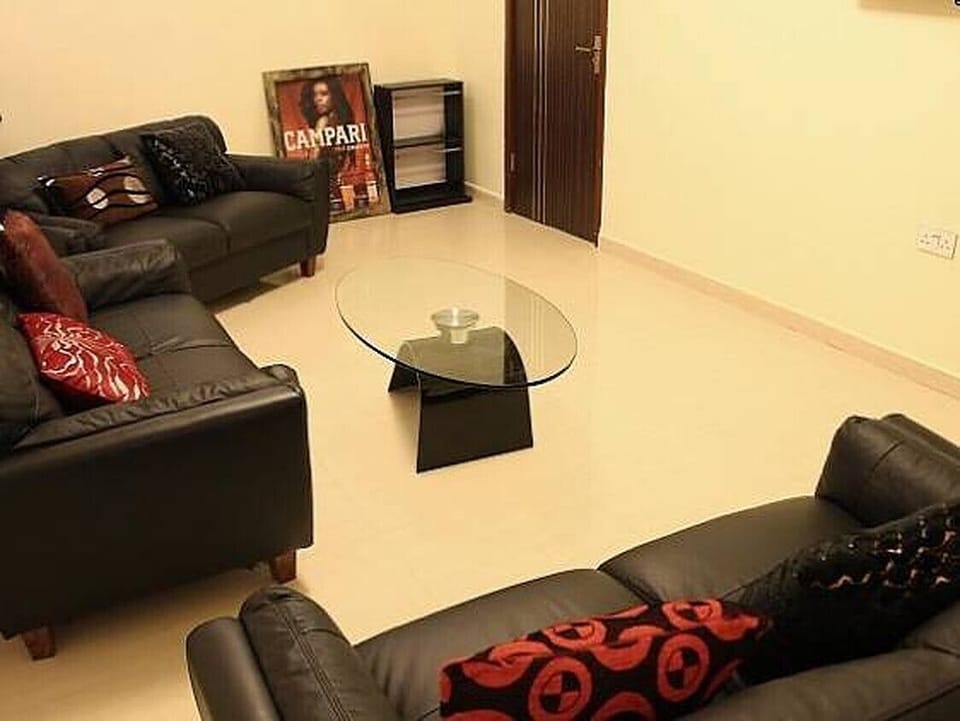 Grand Room | Laptop workspace, free WiFi, bed sheets