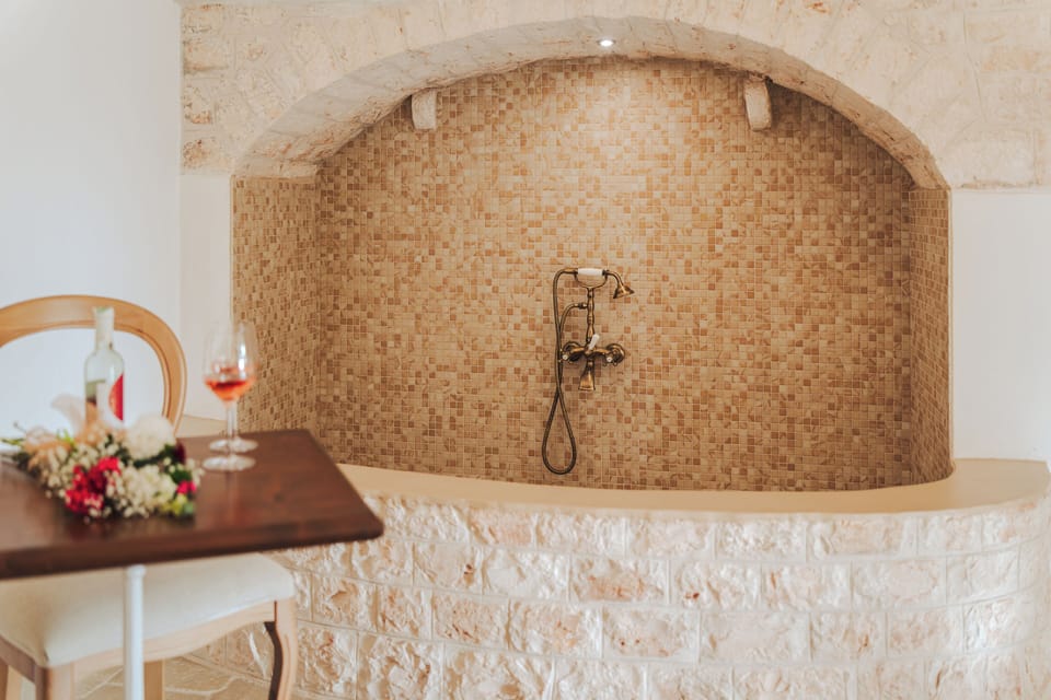 Junior Suite Deluxe | Deep soaking bathtub