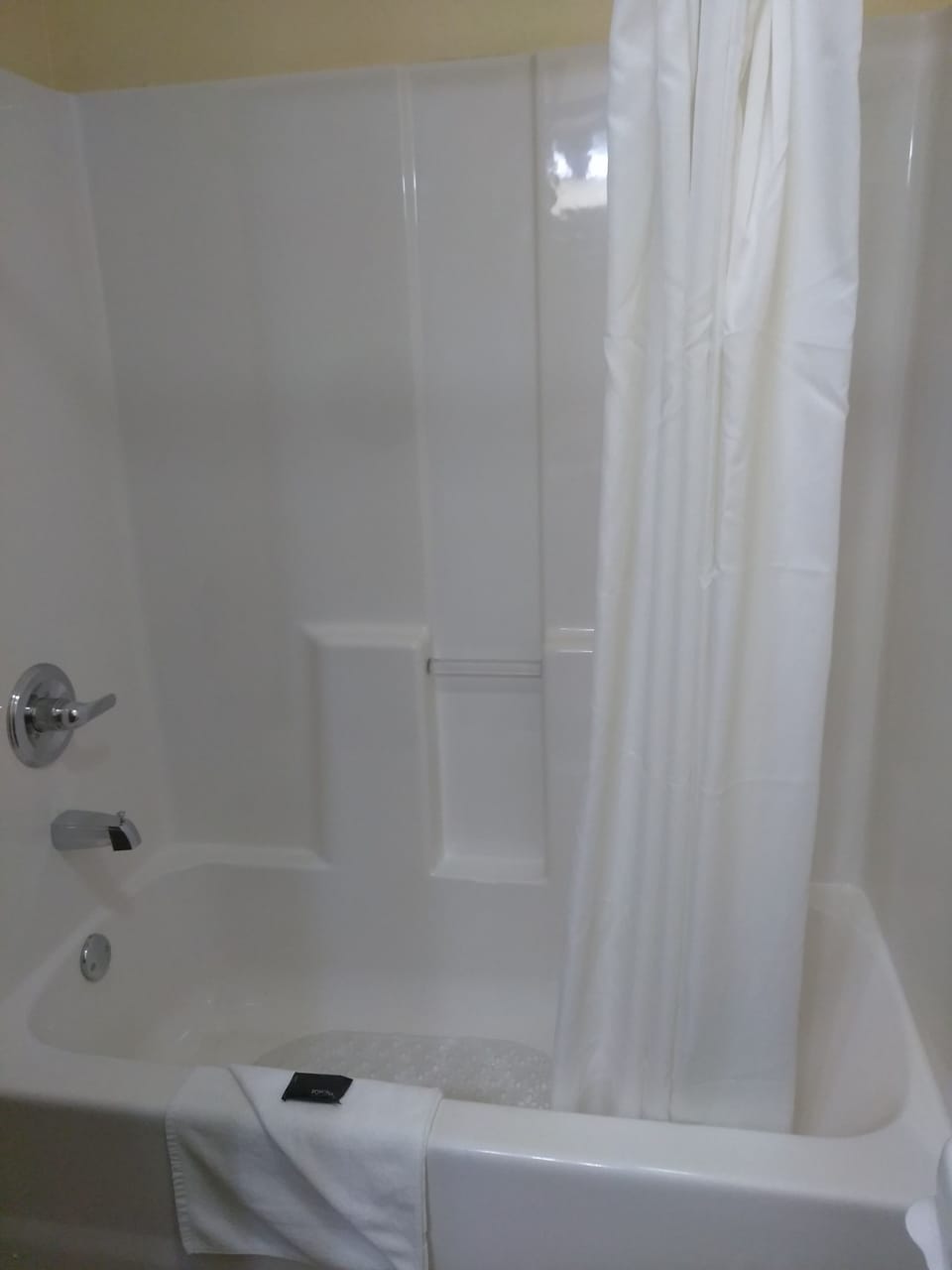 Double Room | Bathroom | Free toiletries, hair dryer, towels