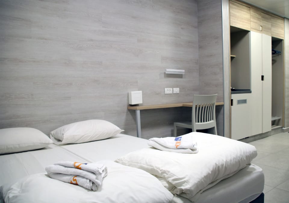 Standard Room | Minibar, desk, blackout drapes, free cribs/infant beds