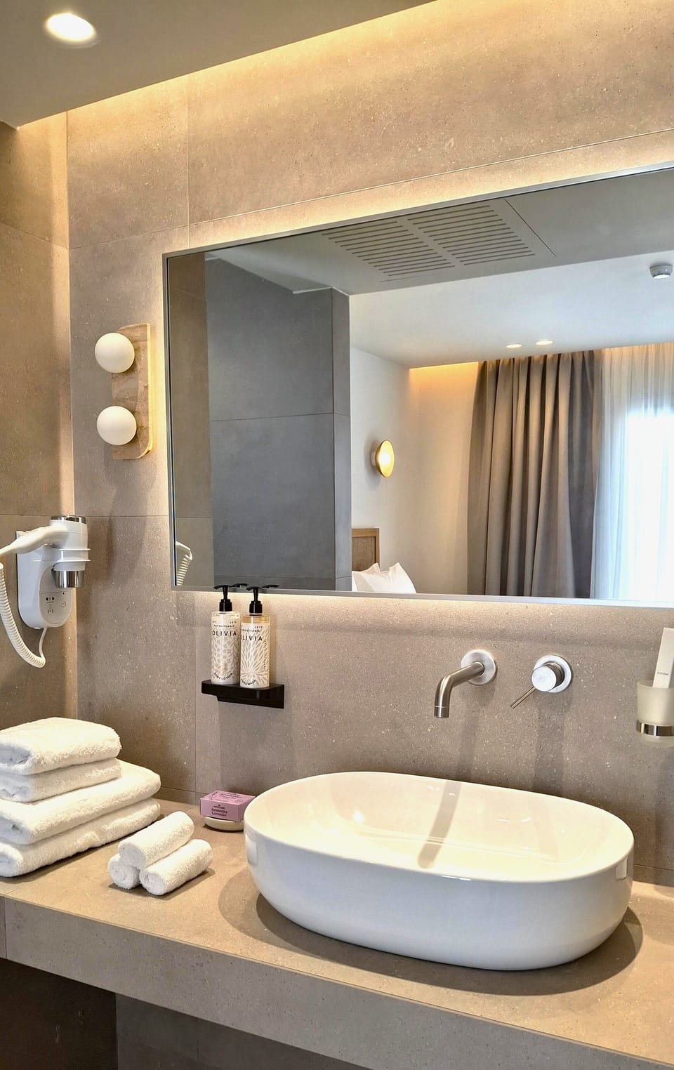 Panoramic Suite | Premium bedding, pillowtop beds, in-room safe