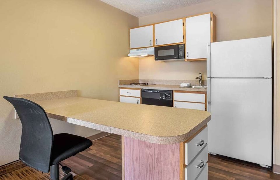 Room, 1 Queen Bed, Mobility Accessible, Smoking (Kitchen, Accessible Tub) | Private kitchen | Full-size fridge, microwave, stovetop, coffee/tea maker