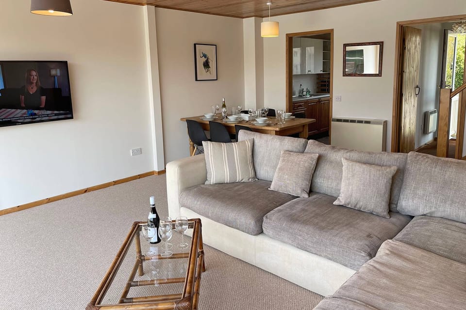 Ground floor: Sitting and dining area in the open plan living space