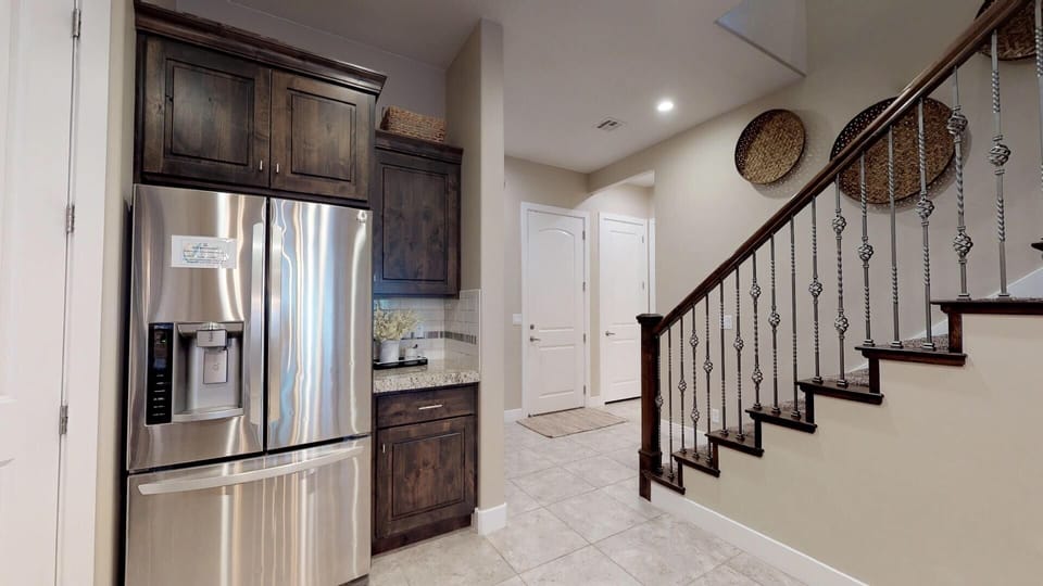 Townhome, 3 Bedrooms | Private kitchen | Fridge, oven, coffee/tea maker, toaster
