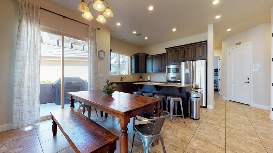 Townhome, 3 Bedrooms | Private kitchen | Coffee/tea maker, fridge, oven, toaster