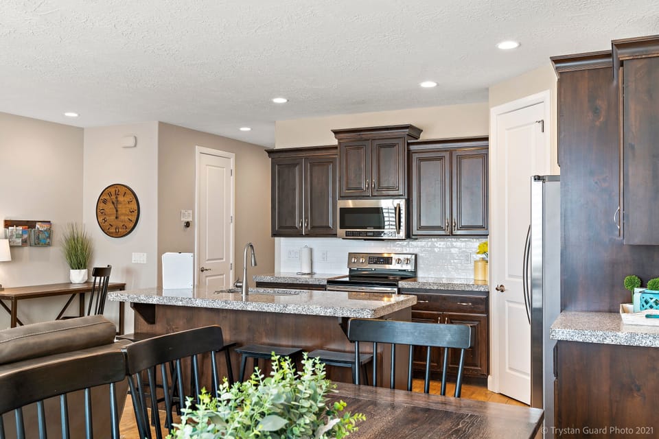 Townhome, 3 Bedrooms | Private kitchen | Fridge, oven, coffee/tea maker, toaster
