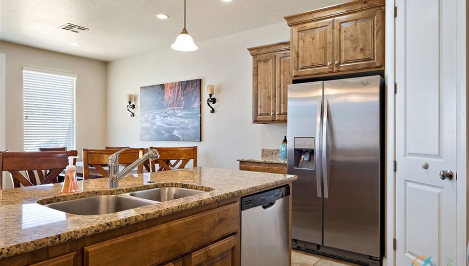 Townhome, 4 Bedrooms | Private kitchen | Coffee/tea maker, fridge, oven, toaster