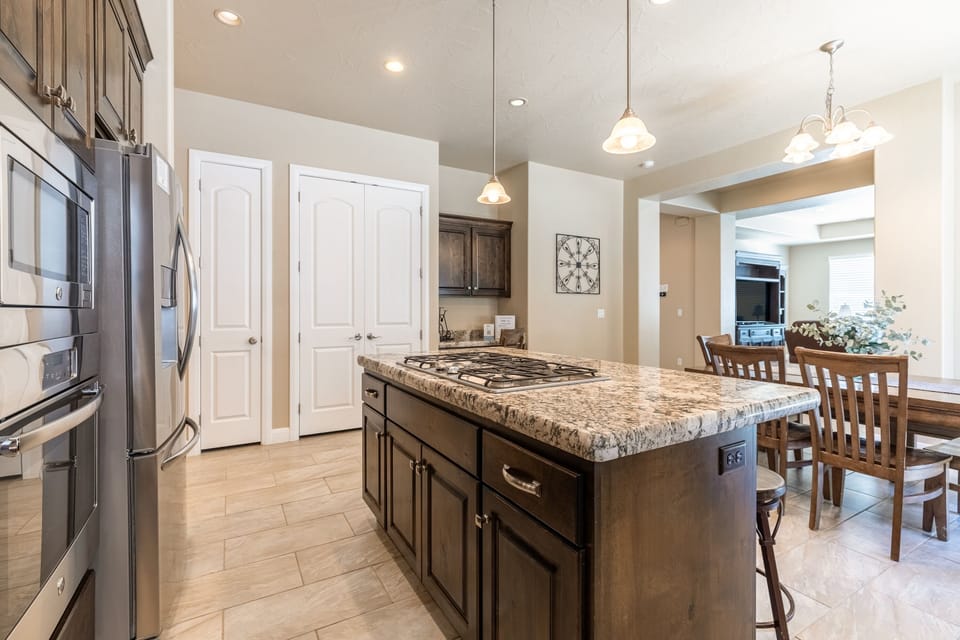 Townhome, 3 Bedrooms | Private kitchen | Coffee/tea maker, fridge, oven, electric kettle