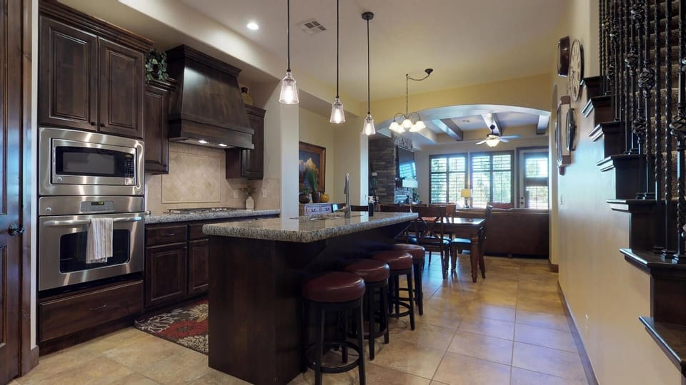 Townhome, 3 Bedrooms | Private kitchen | Fridge, oven, coffee/tea maker, toaster