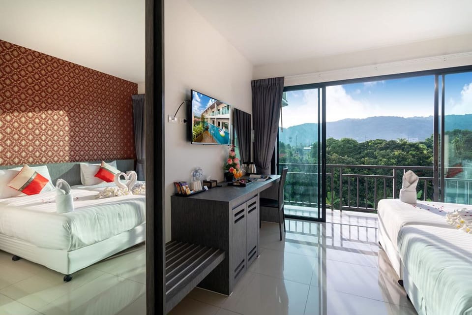 Superior Room, Balcony | In-room safe, desk, laptop workspace, blackout drapes