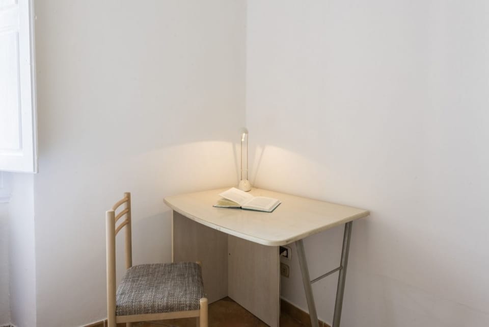Apartment, 2 Bedrooms | Room amenity