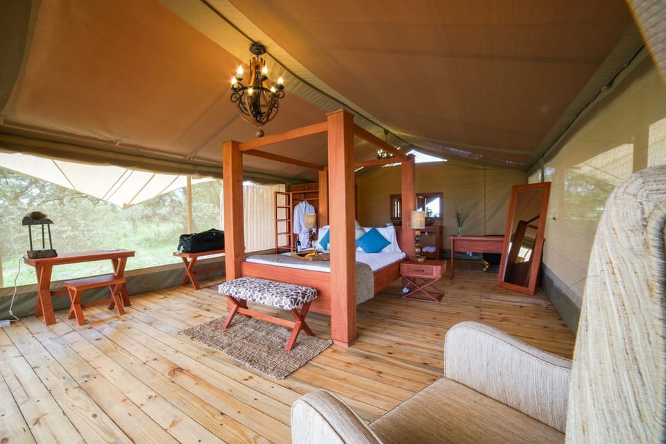 Luxury Tent | Bed sheets, wheelchair access