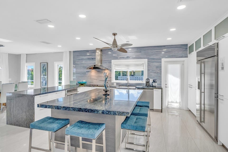 Fully equipped kitchen your Florida Keys getaway.