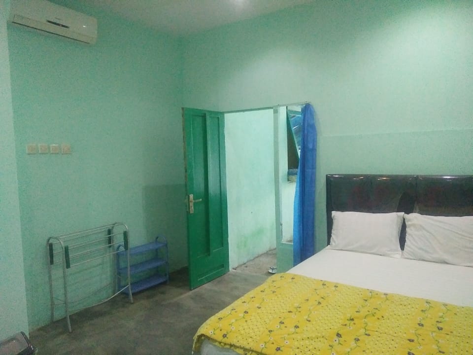 Premium bedding, free WiFi, bed sheets