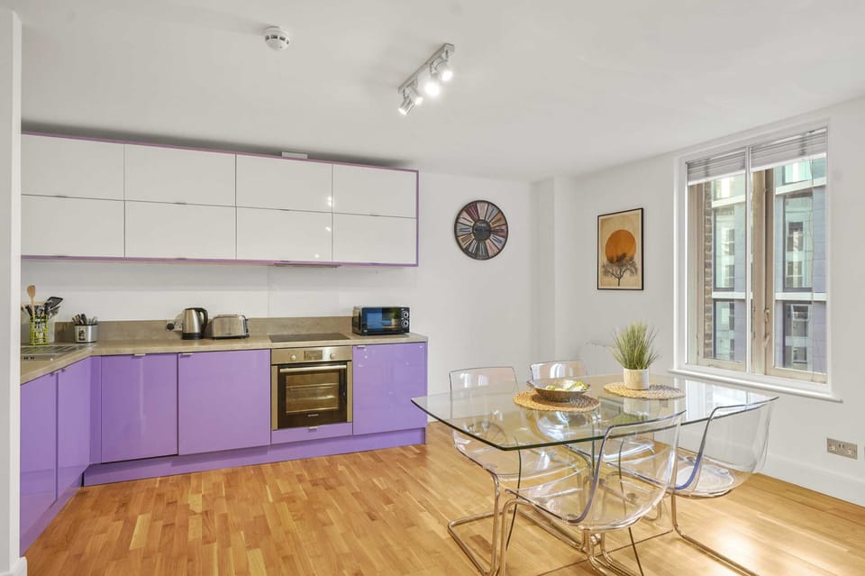 Kitchen Dining Area