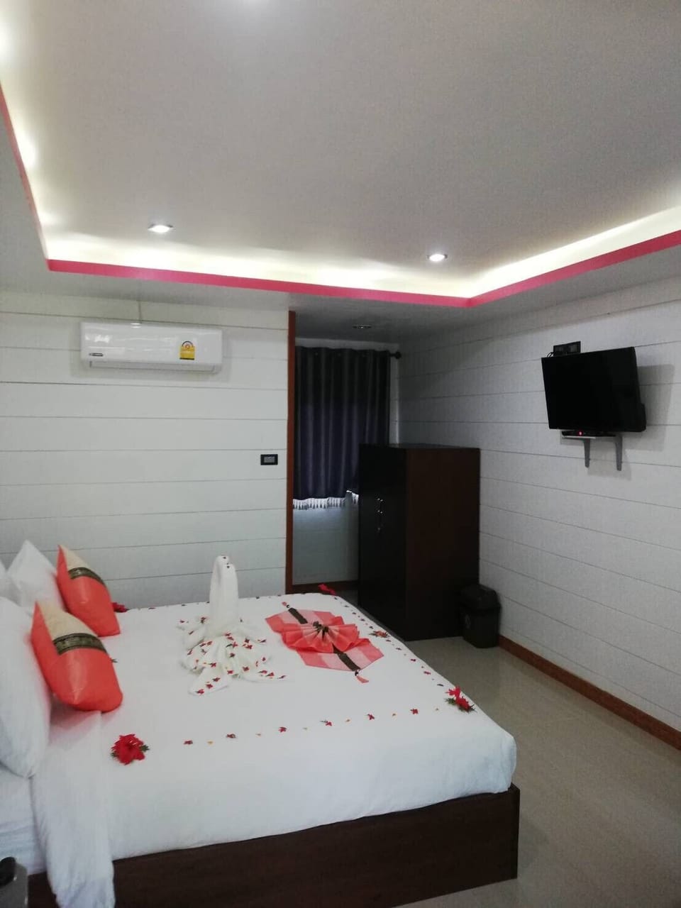 Deluxe Room | Bed sheets