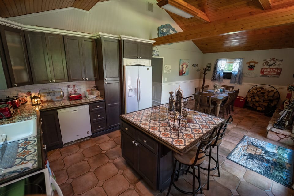 Large kitchen island to prep meals and hang out and entertain at!