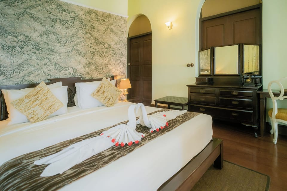 Luxury Suite, River View (Chao Praya) | Minibar, in-room safe, individually decorated, individually furnished