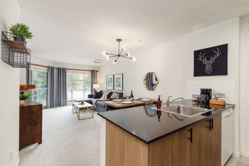 Kitchen/Dining room - Open concept perfect for family meals.