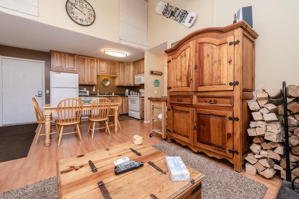 Condo, 1 Bedroom (Summit #257 Bldg. B) | Private kitchen | Fridge, microwave, stovetop, dishwasher